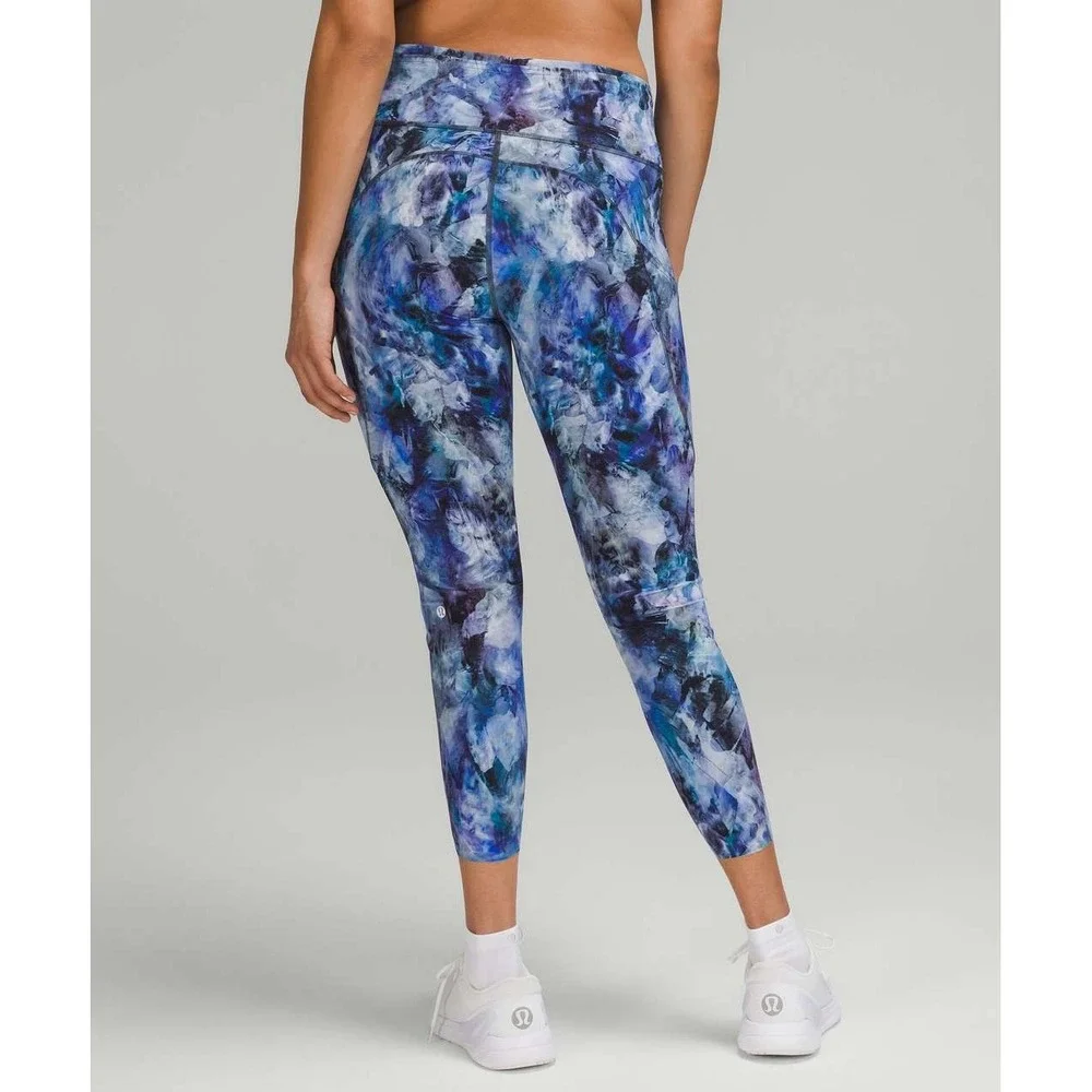 Lululemon Fast and Free High-Rise Leggings Blue Purple Print Size 0 EUC 25
